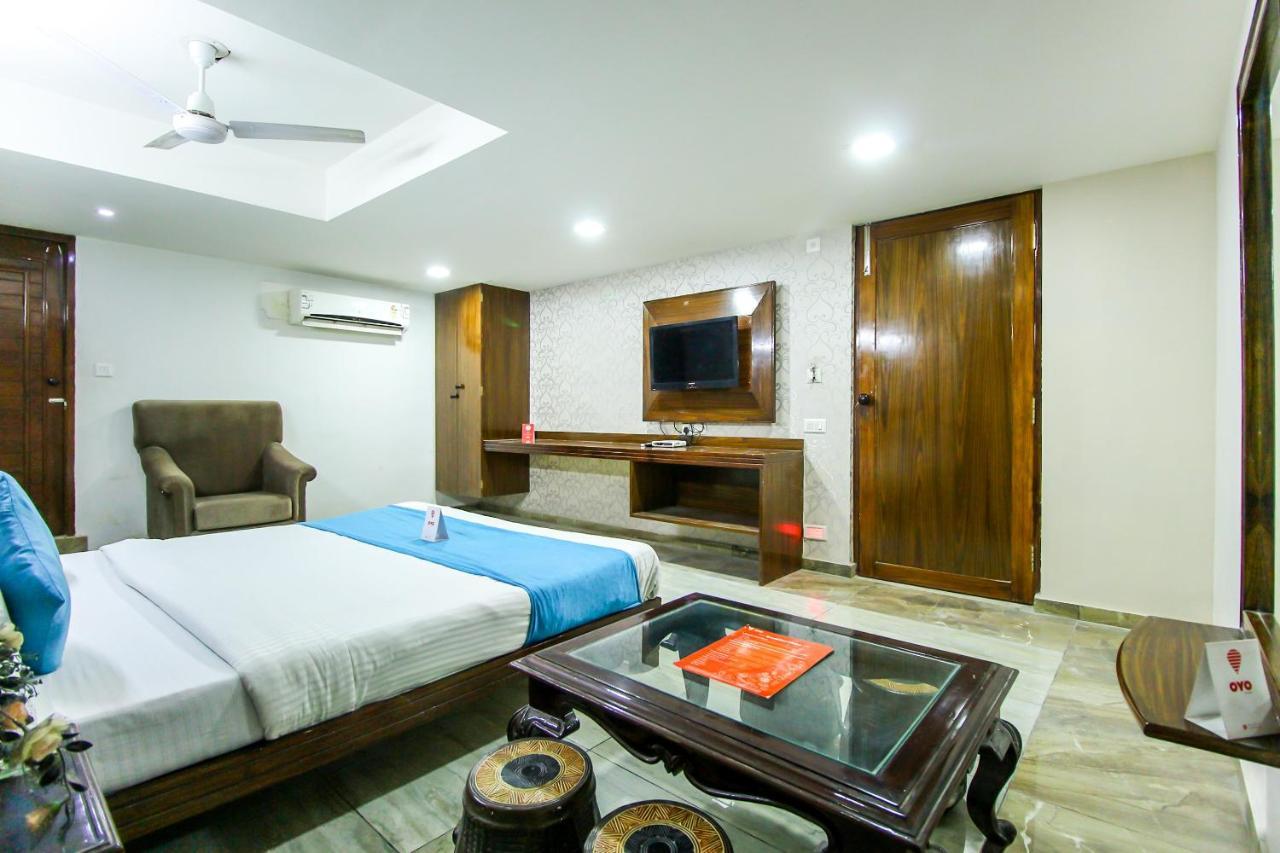 Hotel Seven 阿穆达巴 外观 照片
