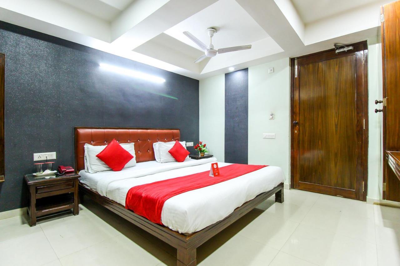 Hotel Seven 阿穆达巴 外观 照片