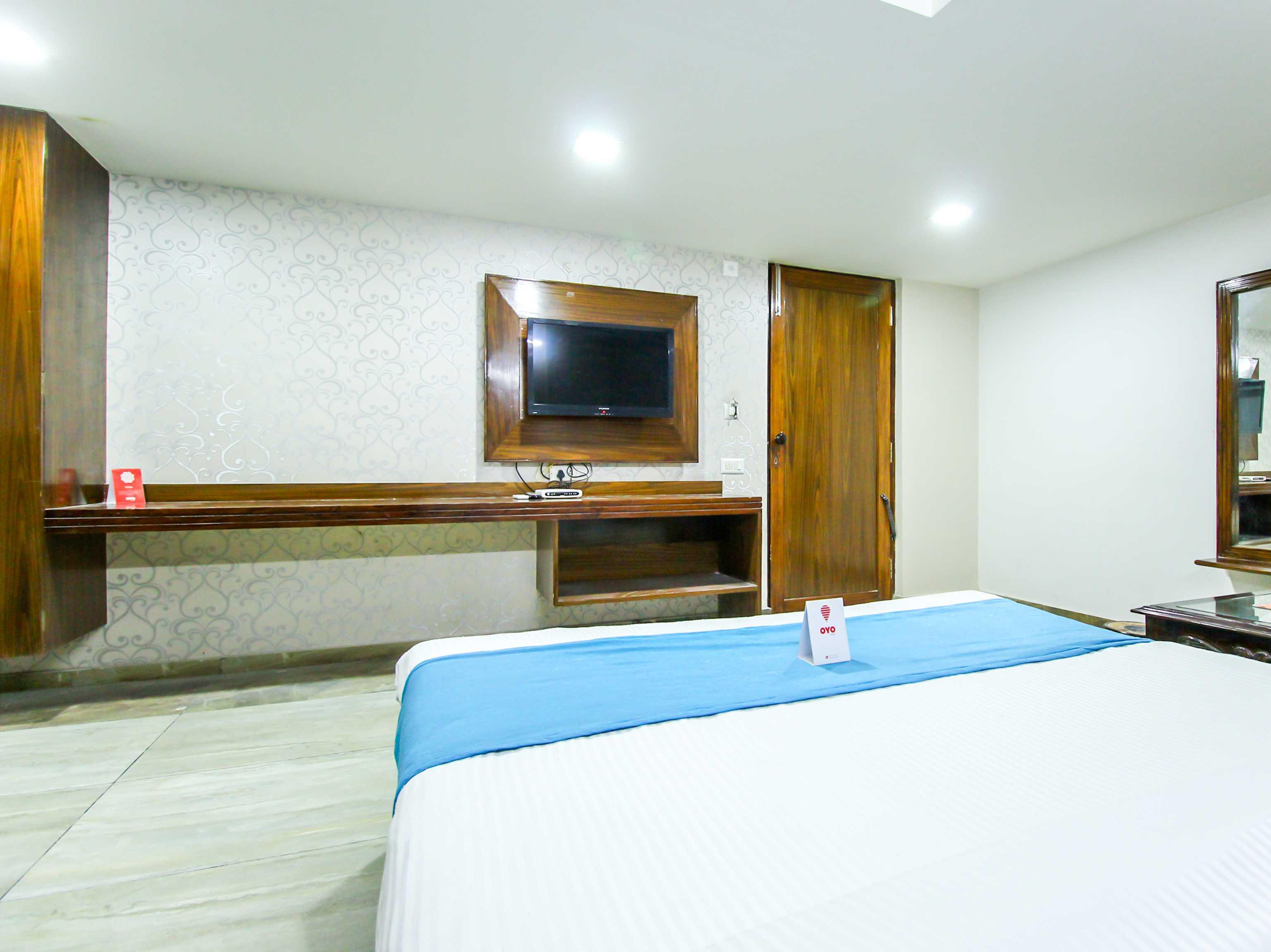 Hotel Seven 阿穆达巴 外观 照片