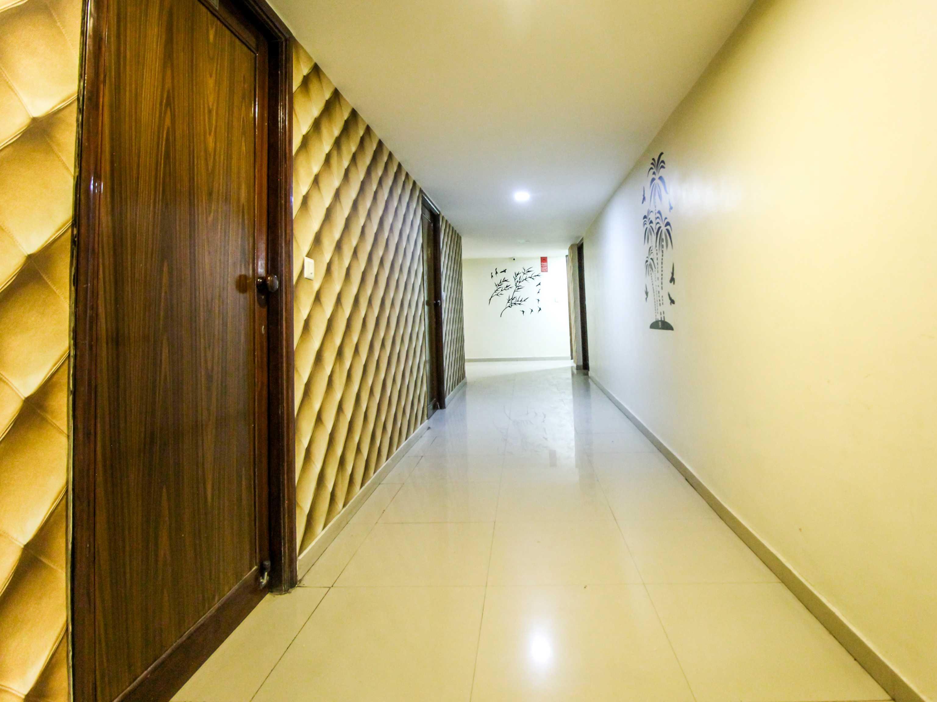 Hotel Seven 阿穆达巴 外观 照片