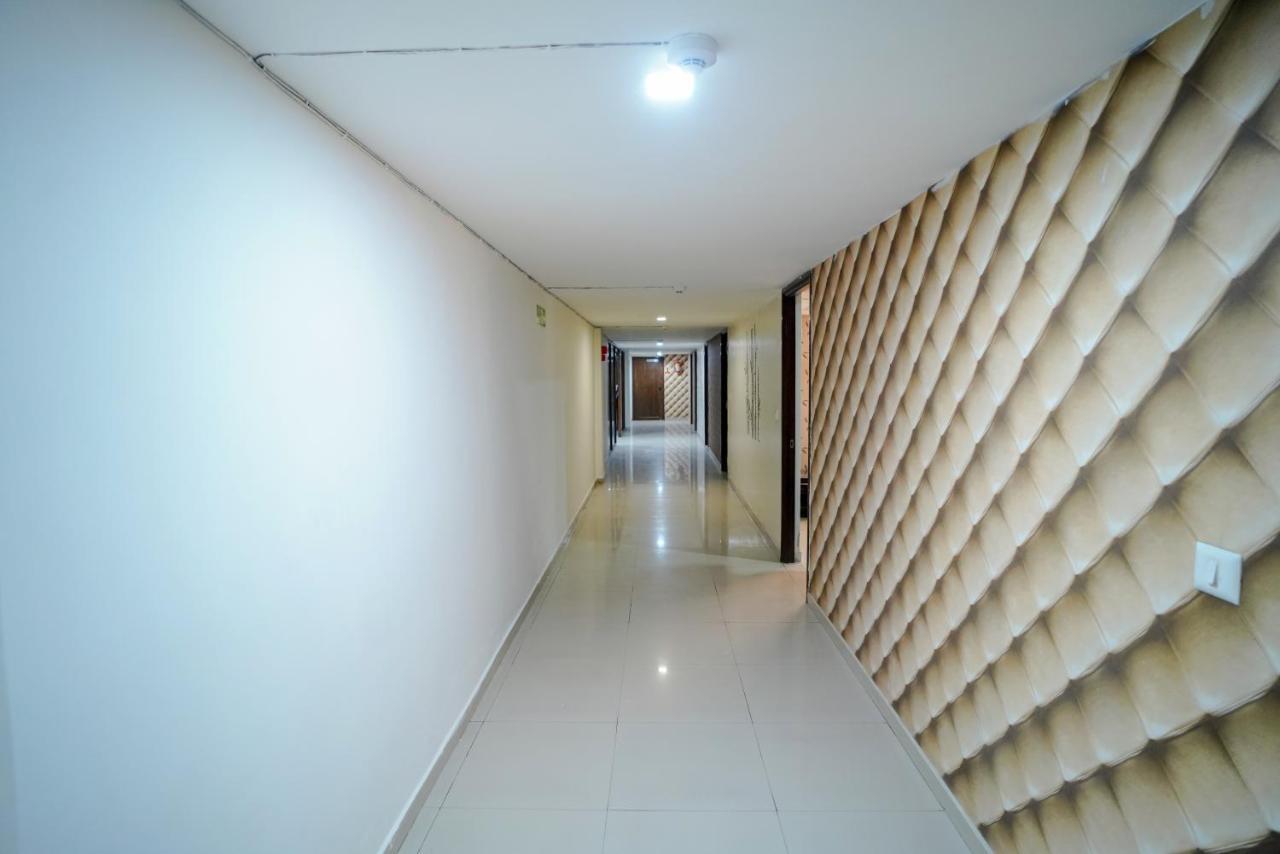 Hotel Seven 阿穆达巴 外观 照片